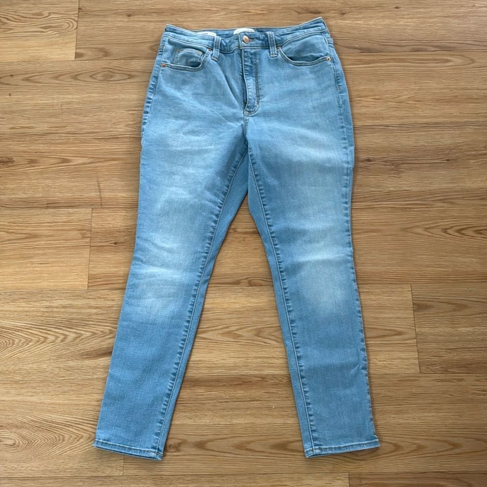 Universal Thread Womens High Rise Skinny Jeans Light Wash Size 8 or 29S Blue